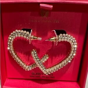 NWT ⚜️♥️⚜️ House of Harlow 1960 gold tone hearts with faux pearls earrings